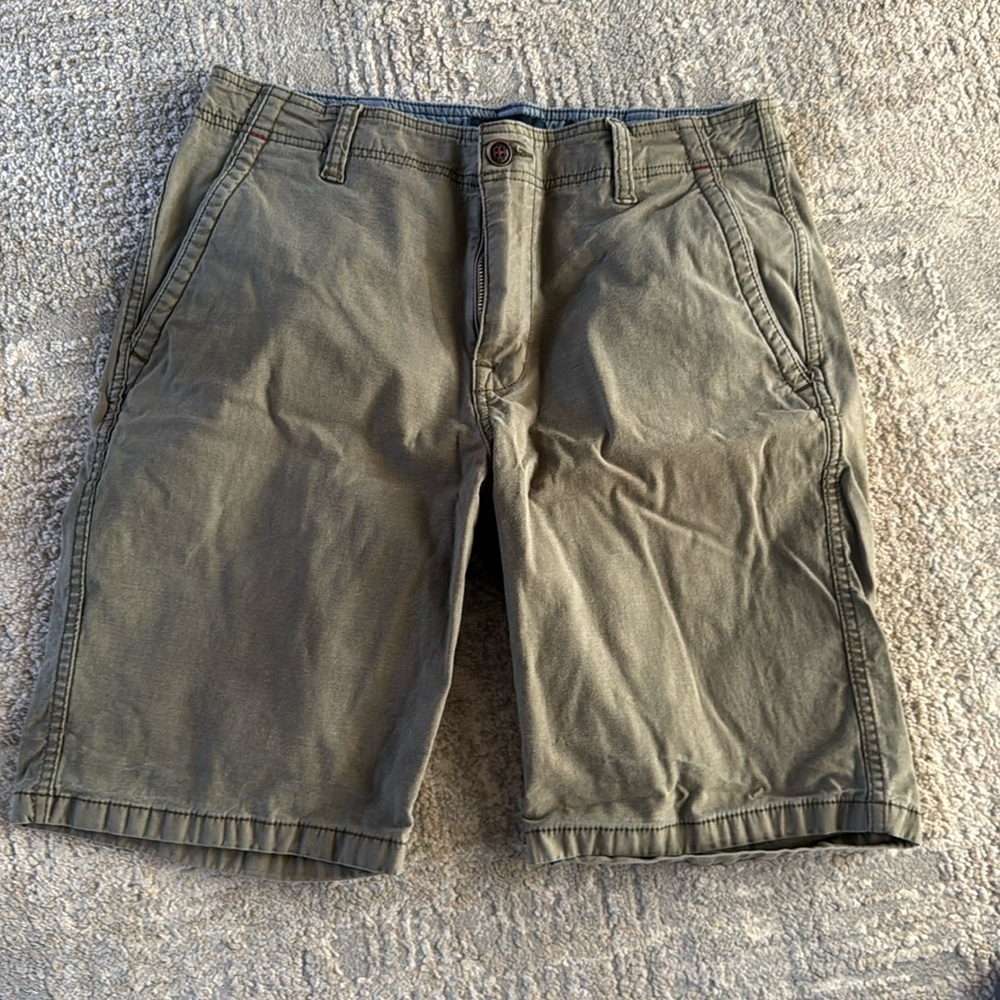 Lucky Brand, Men’s 32 Size Green “Saturday Stretch” Shorts